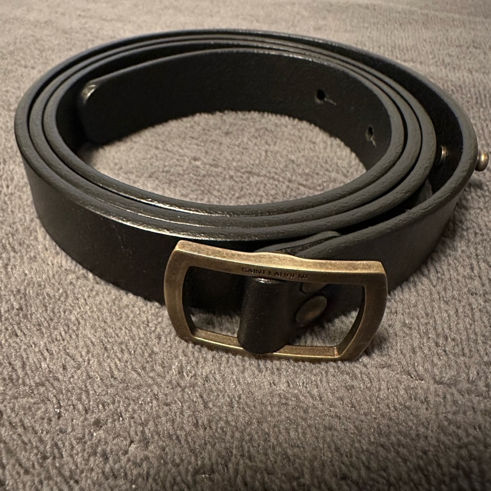 Women's Black Leather Belt  gently used a couple of times size 85